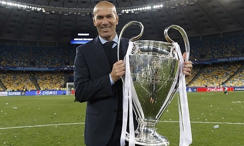 NÓNG: Zidane chính thức trở lại dẫn dắt Real