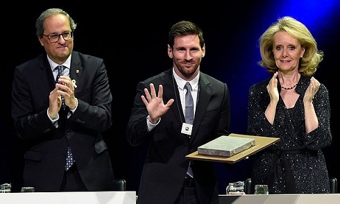 Messi nhận giải thưởng đặc biệt chỉ có ở xứ Catalan
