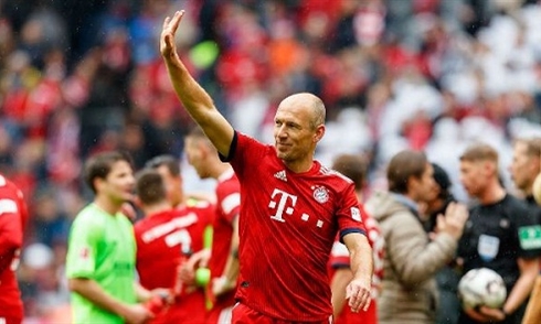 Arjen Robben chính thức treo giày ở tuổi 35