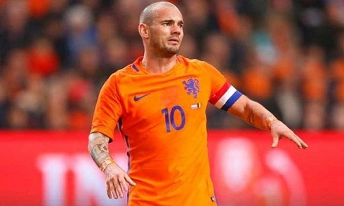 Tiền vệ Wesley Sneijder chính thức giải nghệ