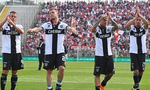 NÓNG: Phát hiện 2 cầu thủ Serie A dính Covid-19