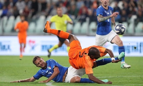 Video bóng đá Giao hữu Quốc tế: Italia 1-1 Hà Lan