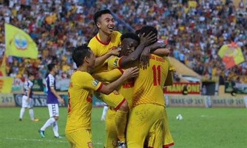 Video bóng đá V-League 2019: Nam Định 2-0 Hà Nội