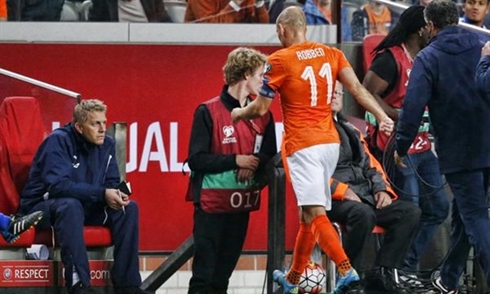 Robben vẫn chưa hẹn ngày tái xuất trở lại