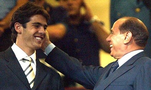 Berlusconi đang thuyết phục Kaka trở lại sân cỏ