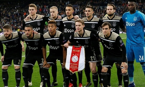 Ajax sẵn sàng bán nguyên đội hình ở Hè 2019