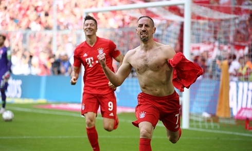Vùi dập Frankfurt, Bayern Munich giành Đĩa bạc Bundesliga