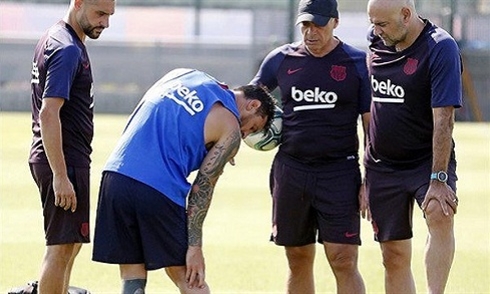 Lionel Messi bất ngờ dính chấn thương