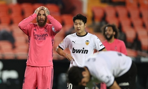 Valencia 4-1 Real Madrid: Kền kền gãy cánh
