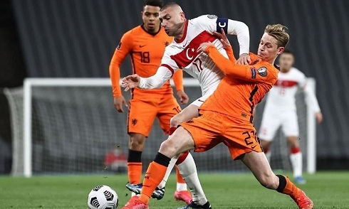 Hà Lan bất ngờ thảm bại trước Thổ Nhĩ Kỳ
